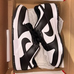 Nike Men's Black and White Dunk Sneakers